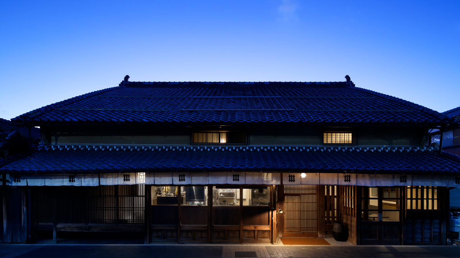 日本初の分散型宿泊施設モデル構築・法律改正